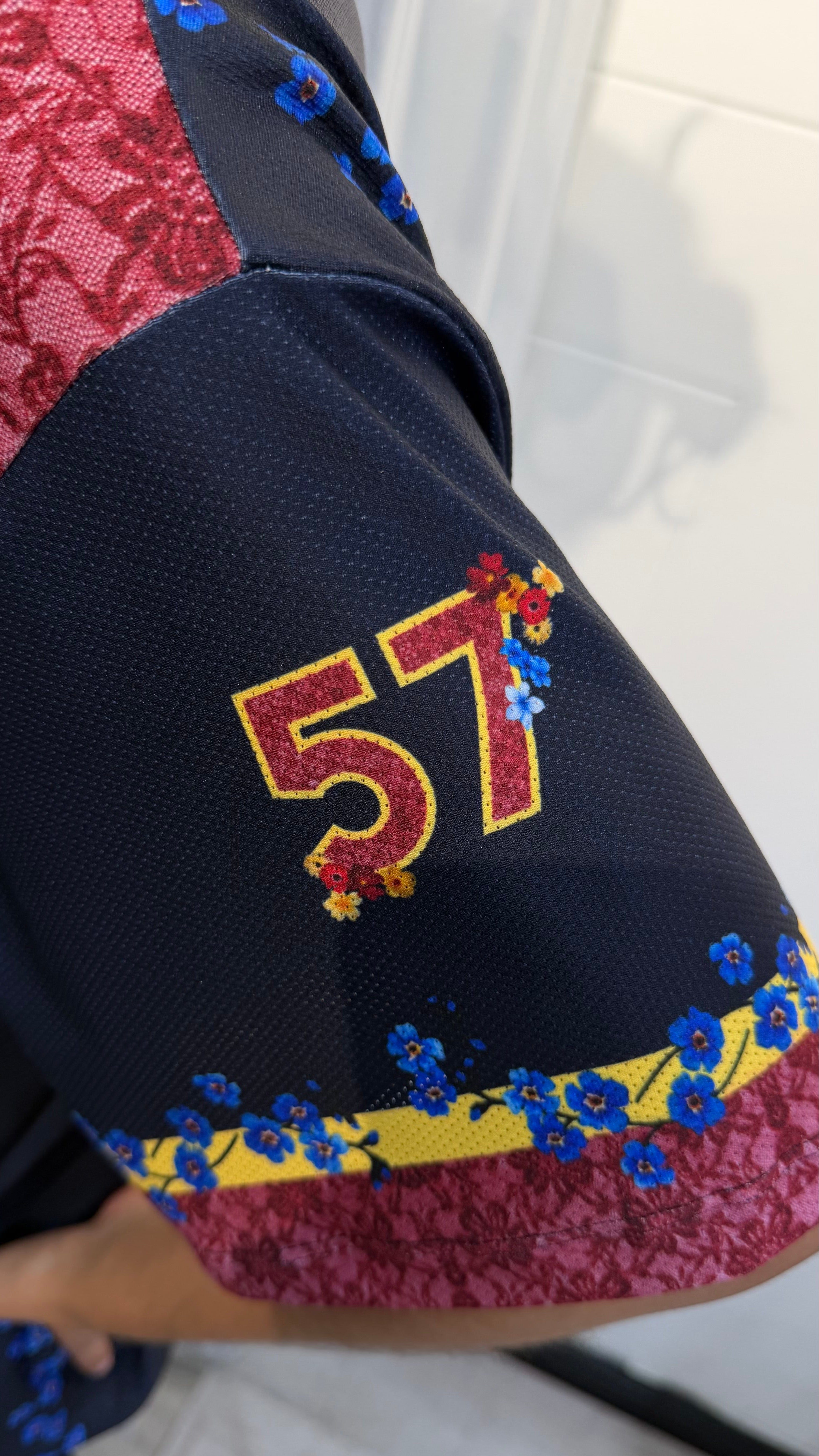 CAMISETA DE COLOMBIA FLORES - Envíos a partir del 4 de Junio